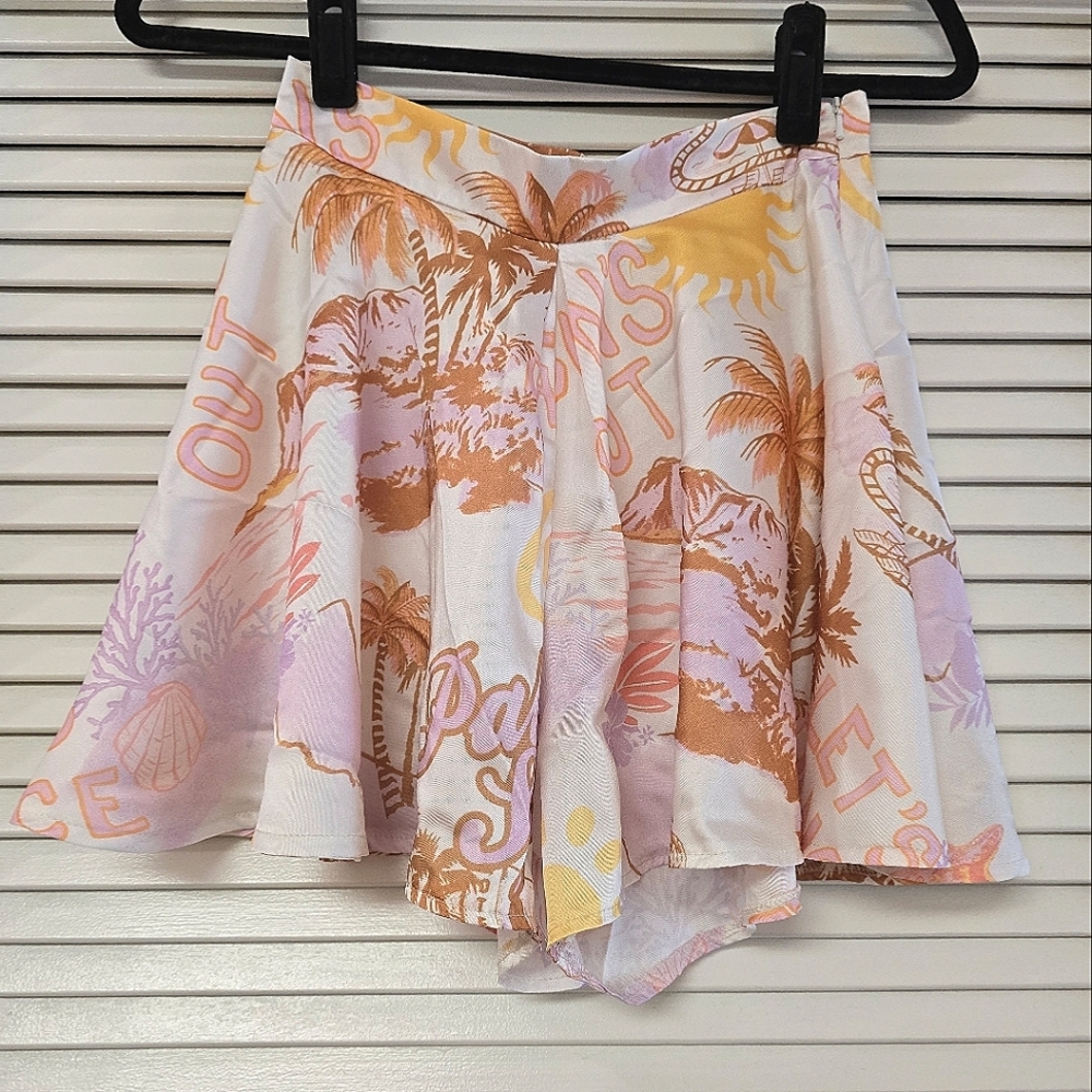 ASOS DESIGN - California Pattern Lightweight Flowy Shorts
